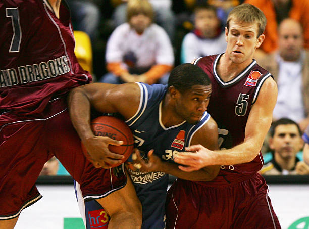 反击中完成 反击中完成